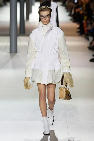 Look 2